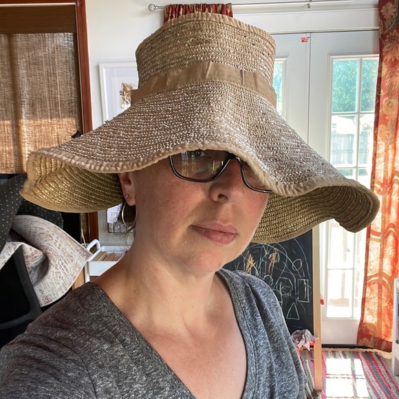 Jax Hatz- Unhat Sunhatz Handmade in USA, Packable Raffia Visor in Natural Colors - Picture 3 of 9